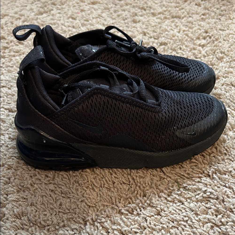 Nike Triple Black Mesh Sneakers